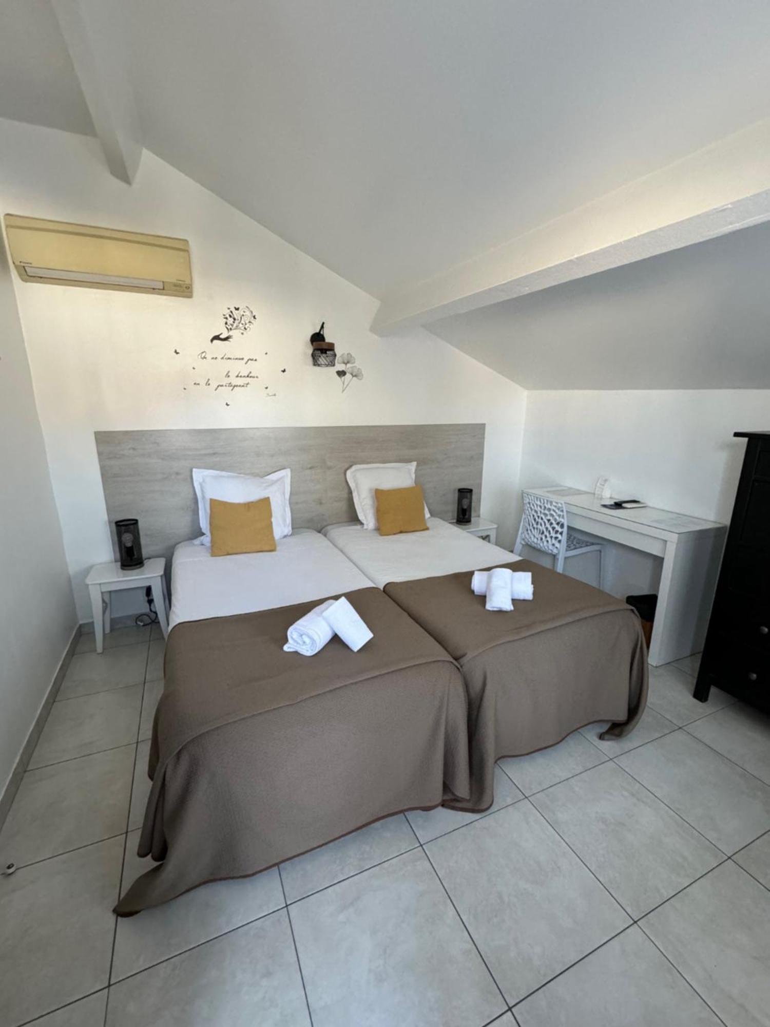 Hotel Le Medieval Aigues-Mortes Exterior foto