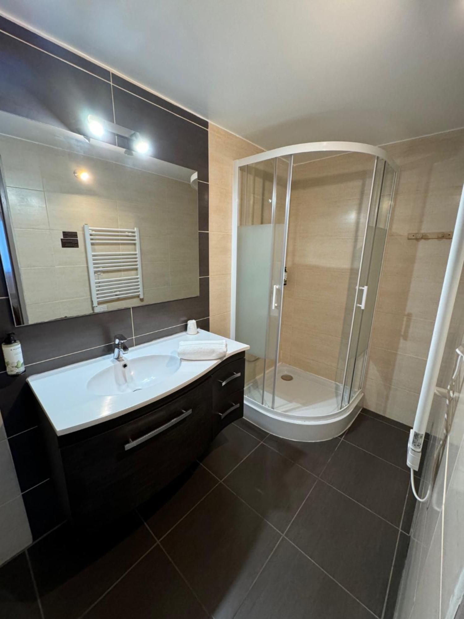 Hotel Le Medieval Aigues-Mortes Exterior foto