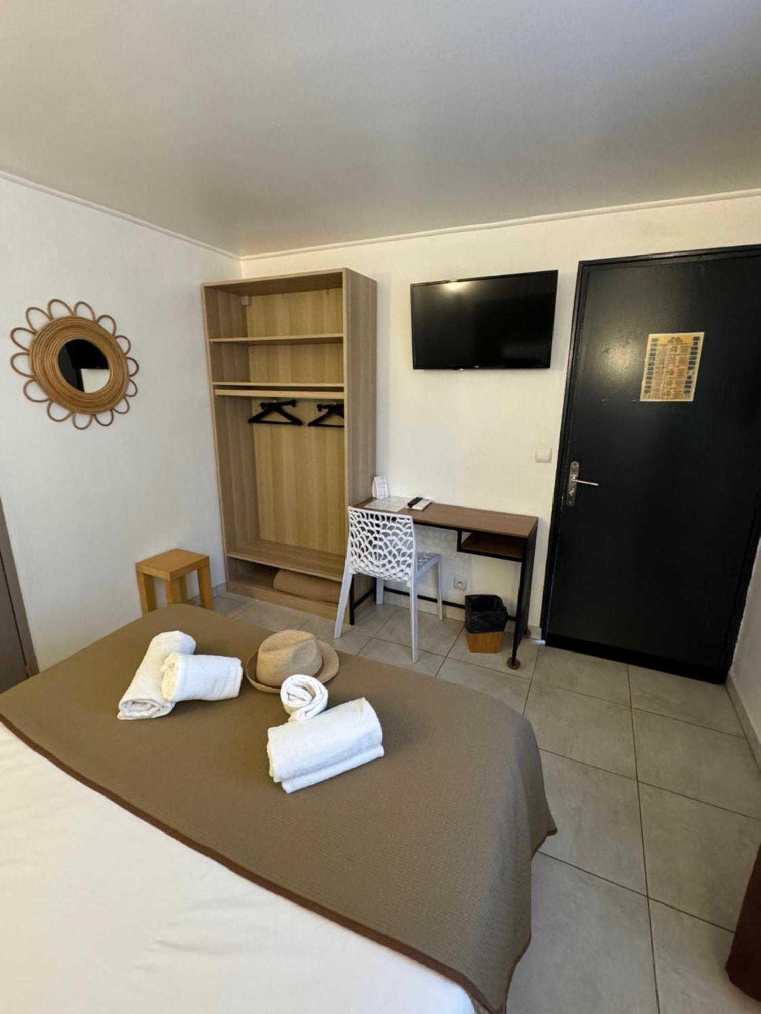 Hotel Le Medieval Aigues-Mortes Exterior foto